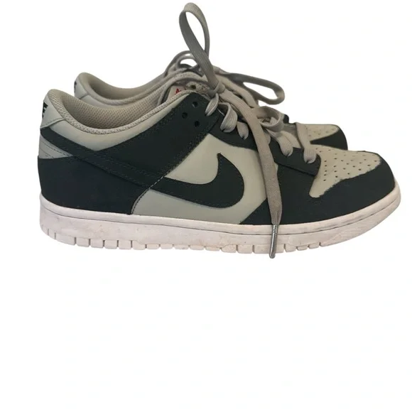 Nike Kids Court Borough 6.5Y Black Gray Sneakers Low Tops Lace Up - Picture 3 of 6